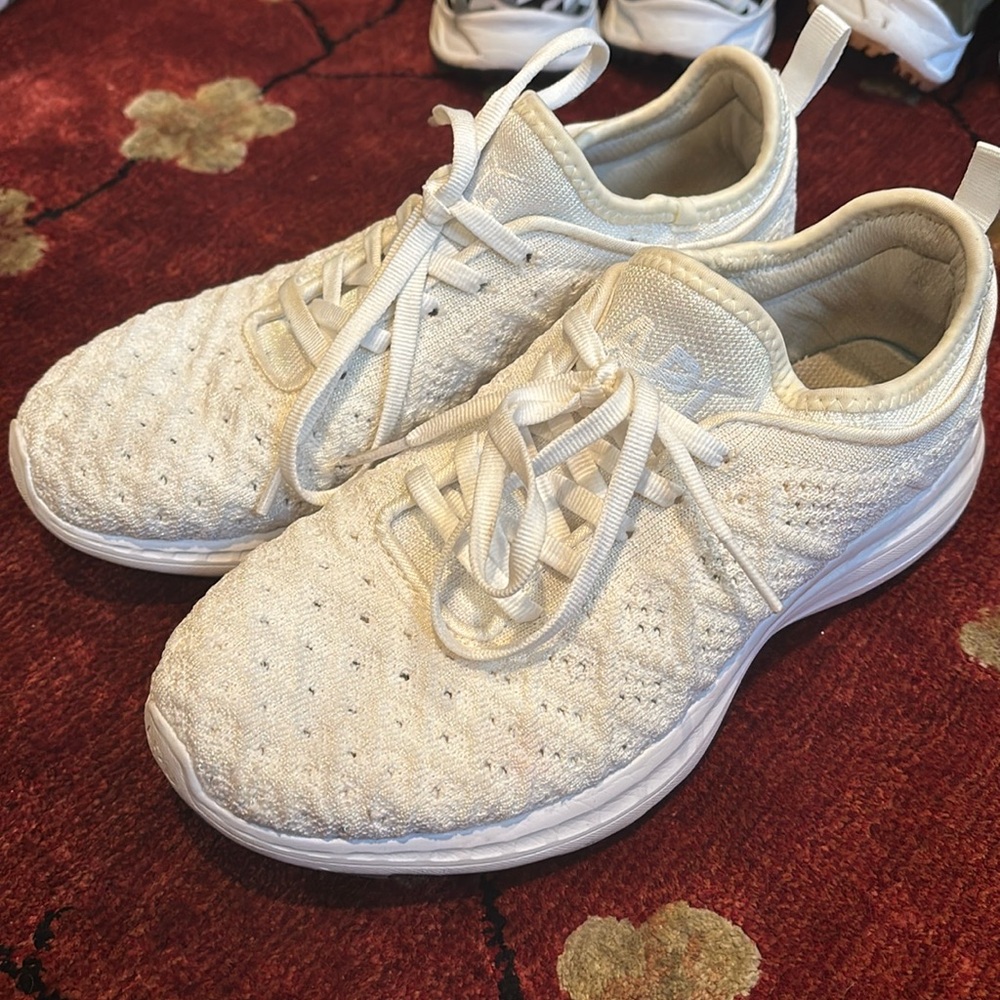 APL gym shoes